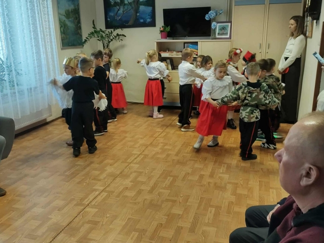 33e854e0-9780-4caf-9008-9fe0c8e77571