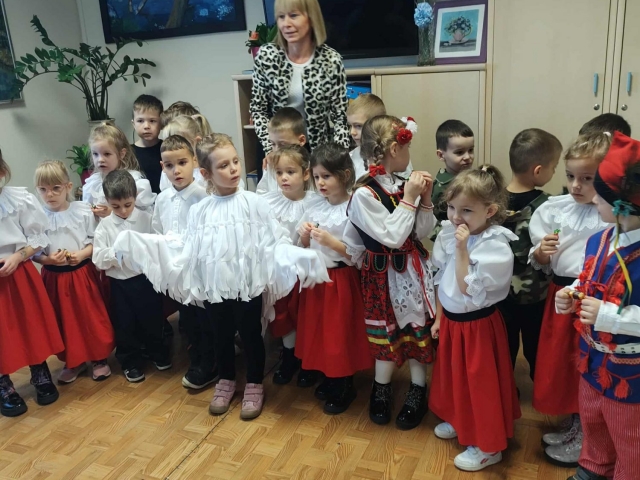 bc605c8e-720b-4154-ae60-6e93fcde231f